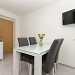 M&a Apartment *