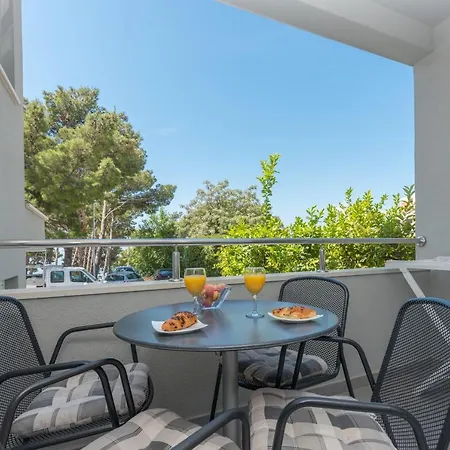 M&a * מאקרסקה