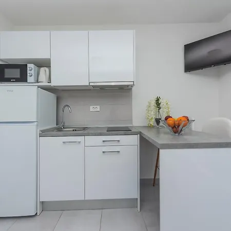 M&a דירה מאקרסקה