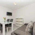 M&a Μακάρσκα