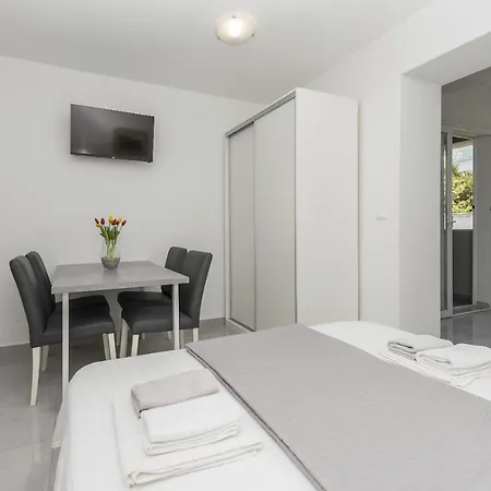 M&a Apartman *