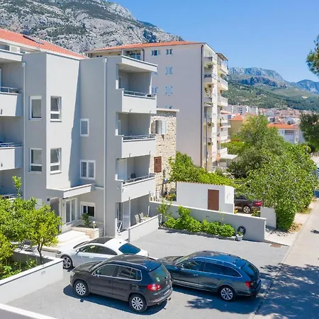 M&a * Makarska