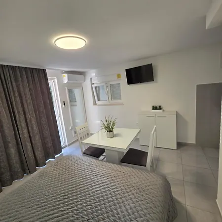 M&a Apartment *
