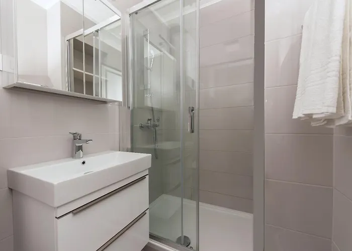 M&a Макарська