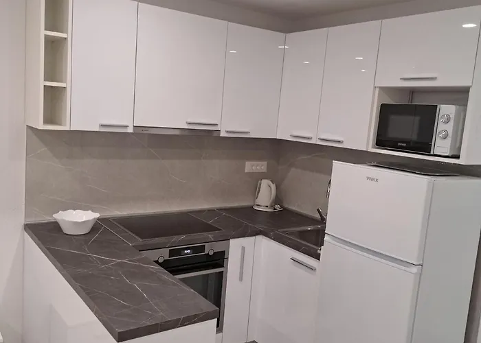 M&a ماكارسكا